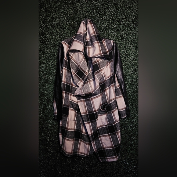 Plaid Women's Jacket with Black Sleeves - Picture 1 of 5